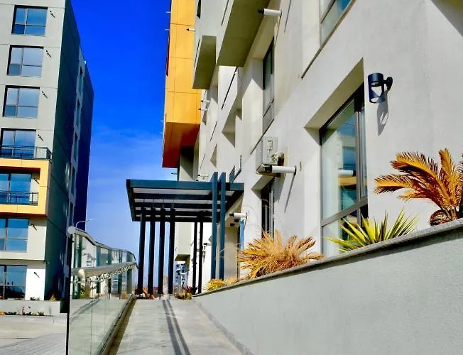 Emerald Onix Mamaia Apartman *