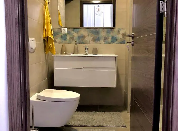 Emerald Onix Mamaia Apartman *